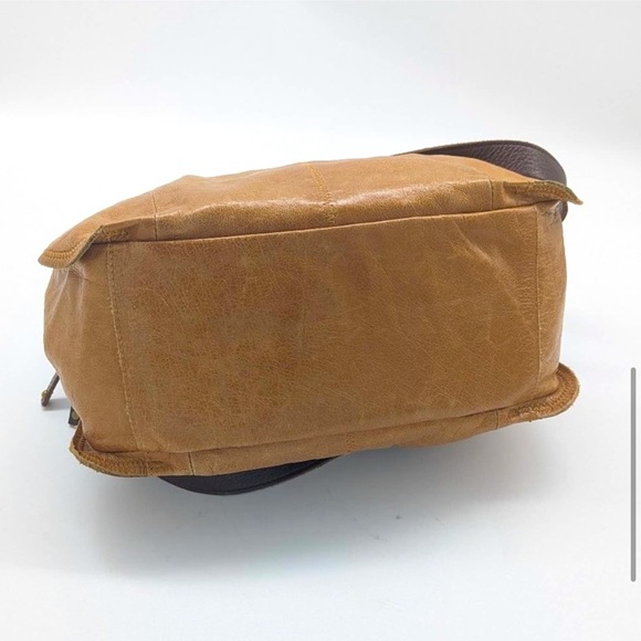 Ellington Tan Leather Double Handle Satchel Bag Soft Sided Zip Close - Picture 5 of 9